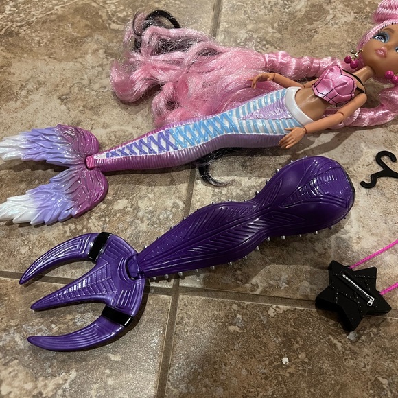 Mermaze Mermaidz Mermaid doll Pink Hair discontinued - Picture 10 of 10